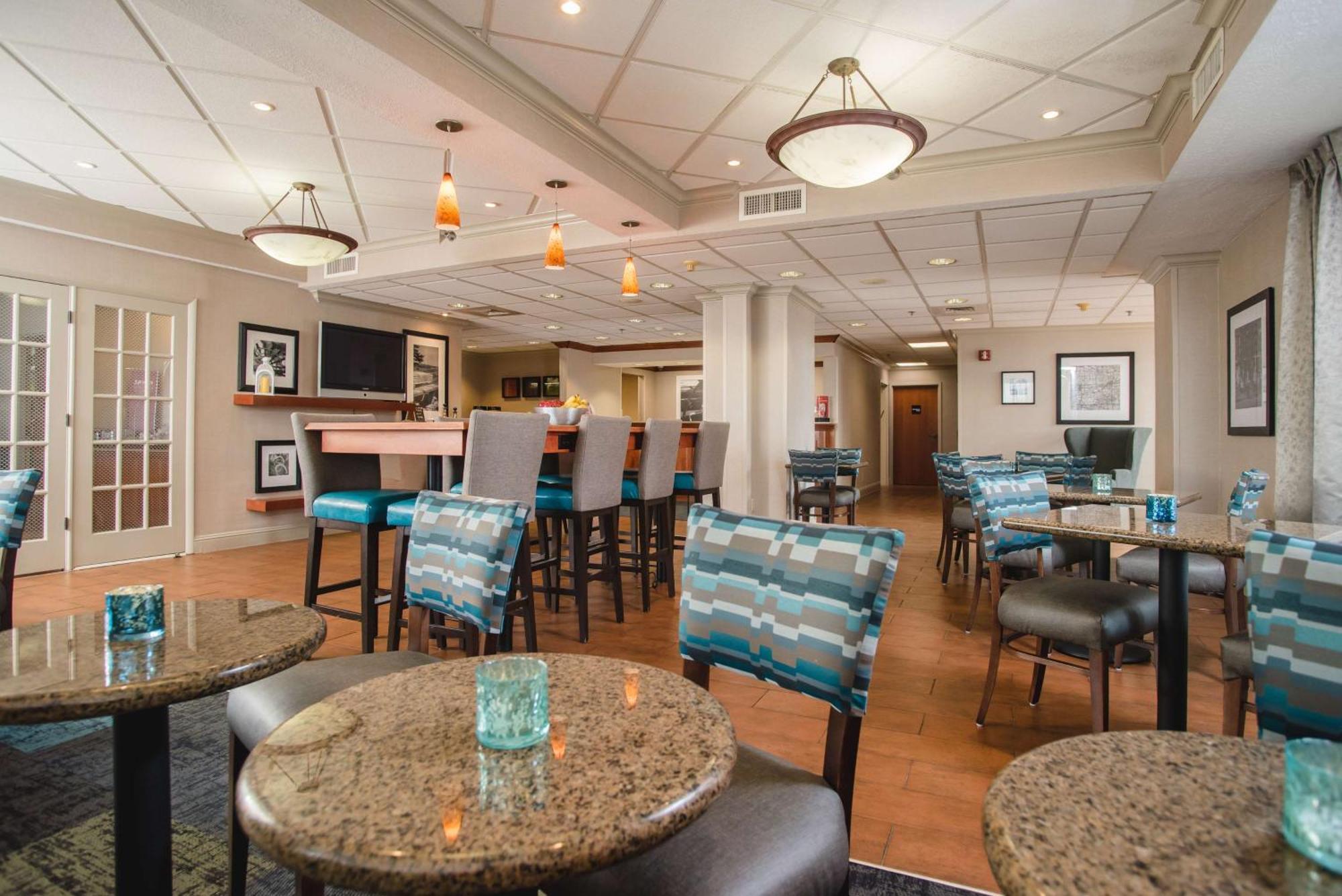 Hampton Inn Joplin Esterno foto