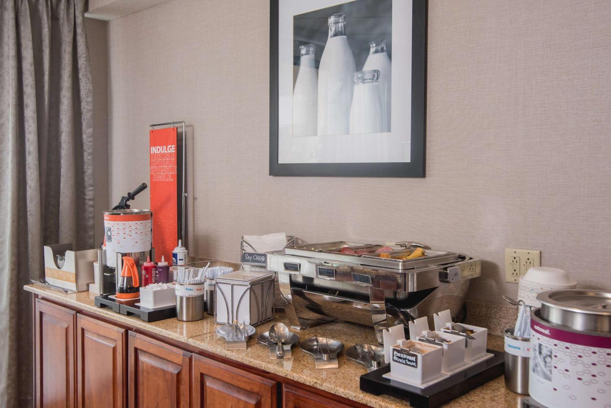 Hampton Inn Joplin Esterno foto